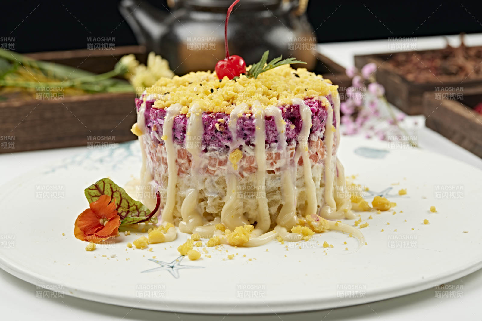 咸蛋黄炼乳多层果蔬沙拉图片