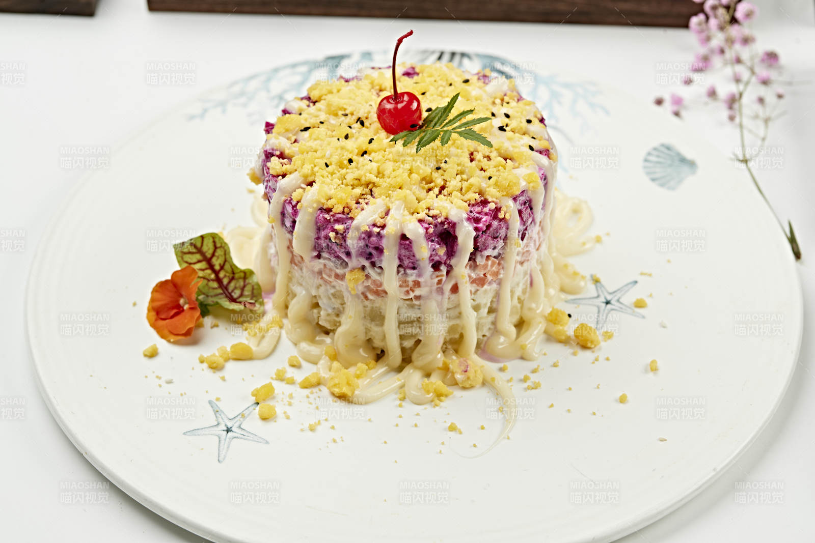 咸蛋黄炼乳多层果蔬沙拉图片