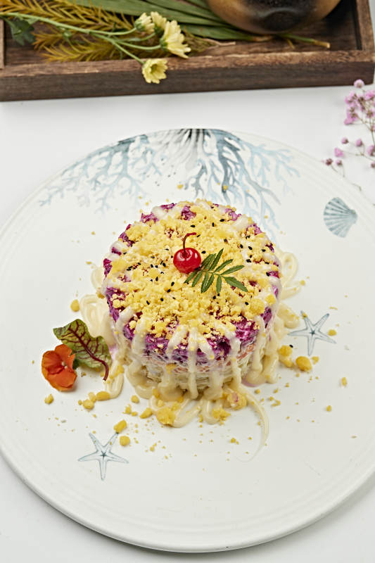 咸蛋黄炼乳多层果蔬沙拉图片