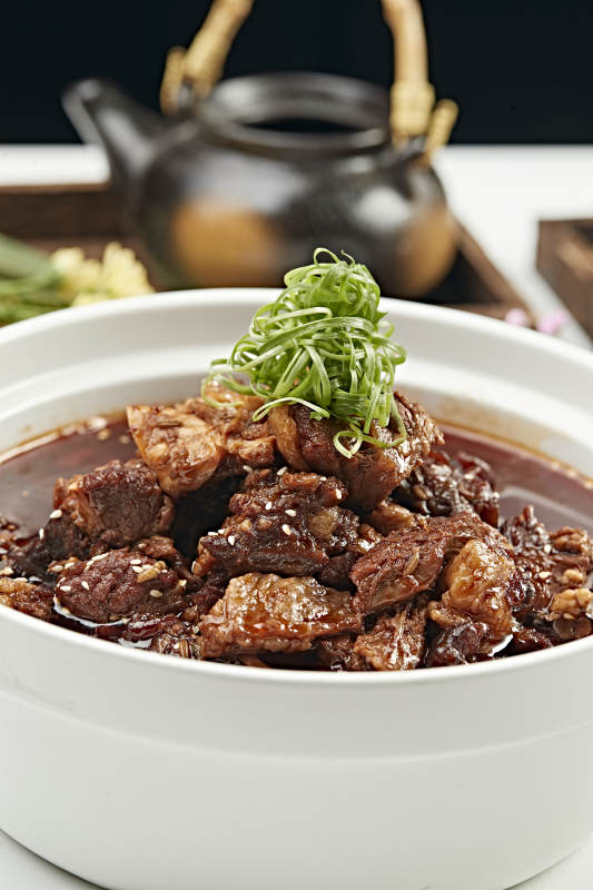 砂锅红油香辣烧牛腩图片