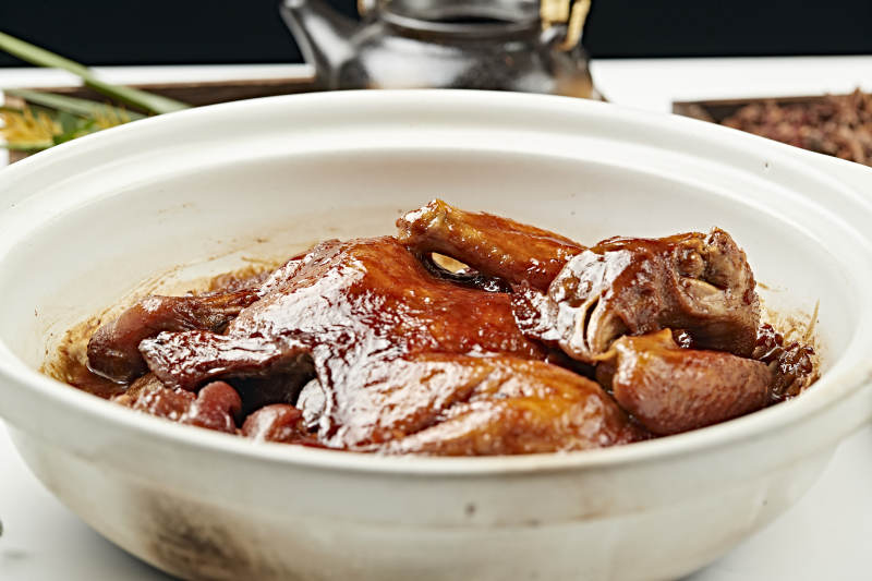 砂锅干烧农家柴鸡图片