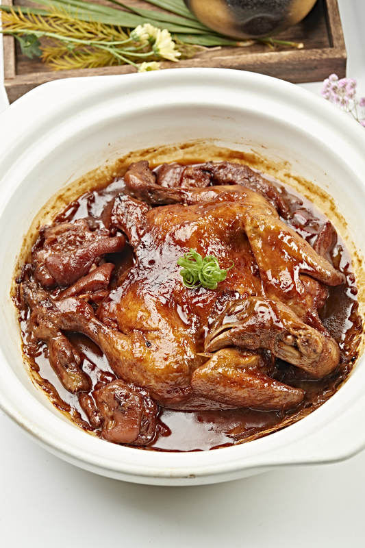 砂锅干烧农家柴鸡图片