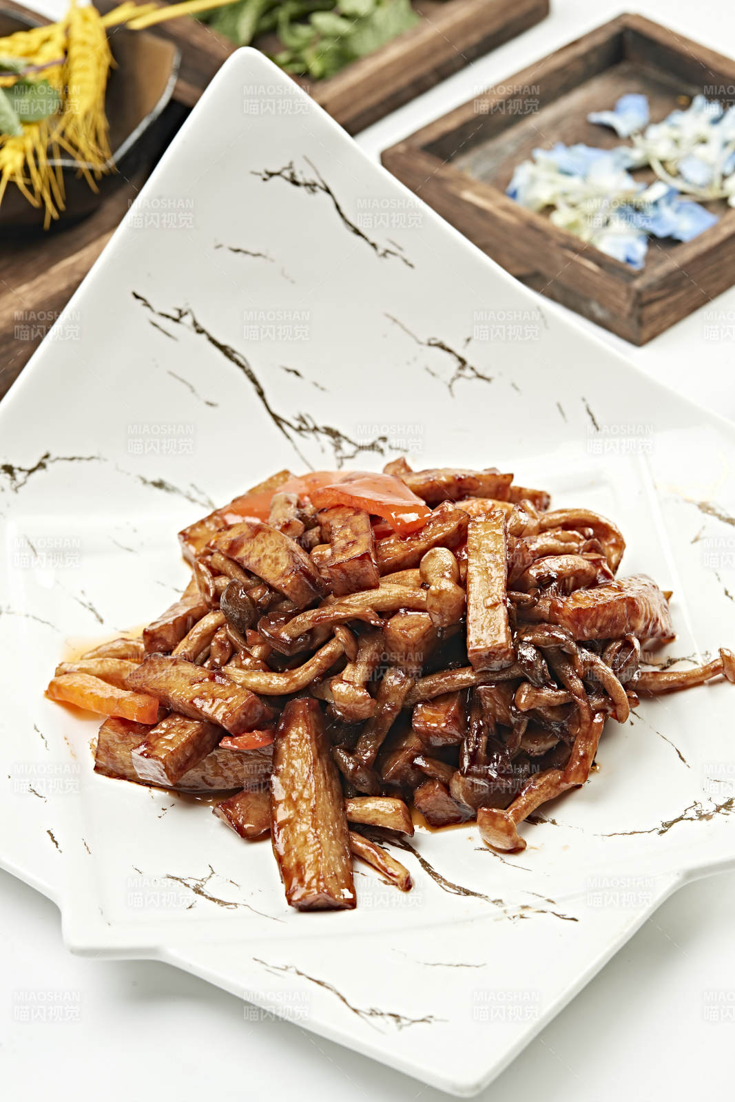 酱爆杏鲍菇海鲜菇彩椒图片