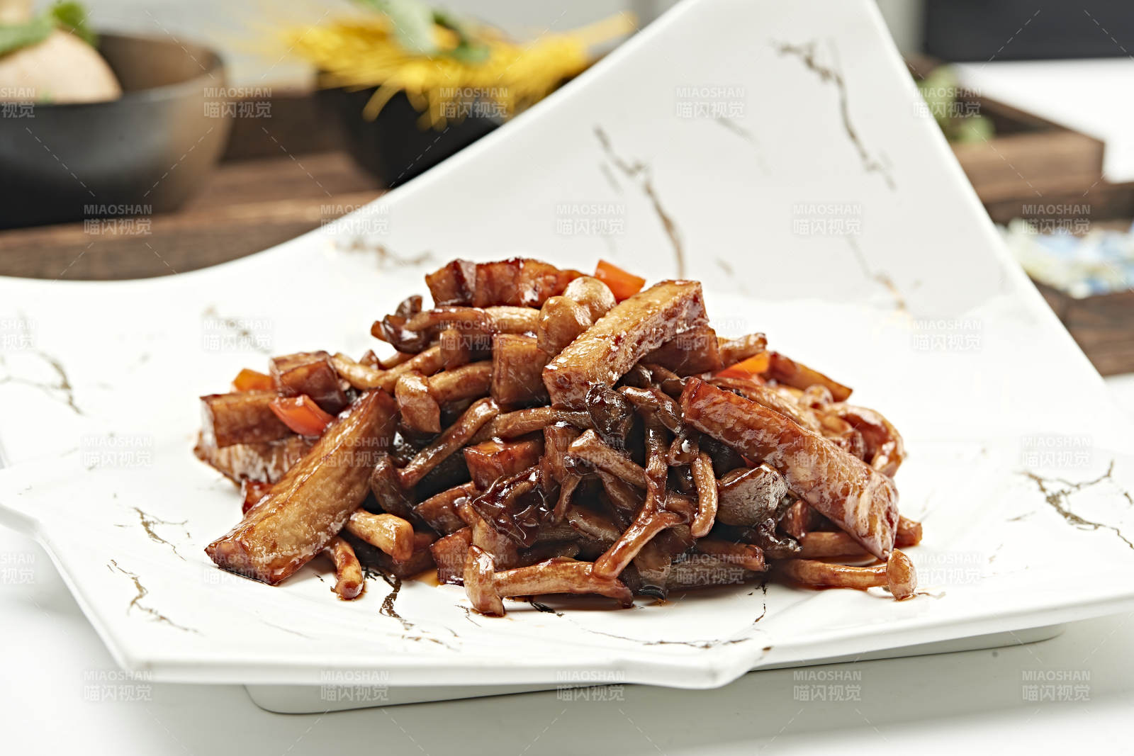 酱爆杏鲍菇海鲜菇彩椒图片