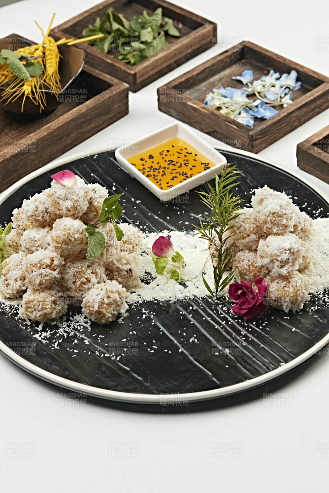 糖霜拖面焦炸鲜茄子图片