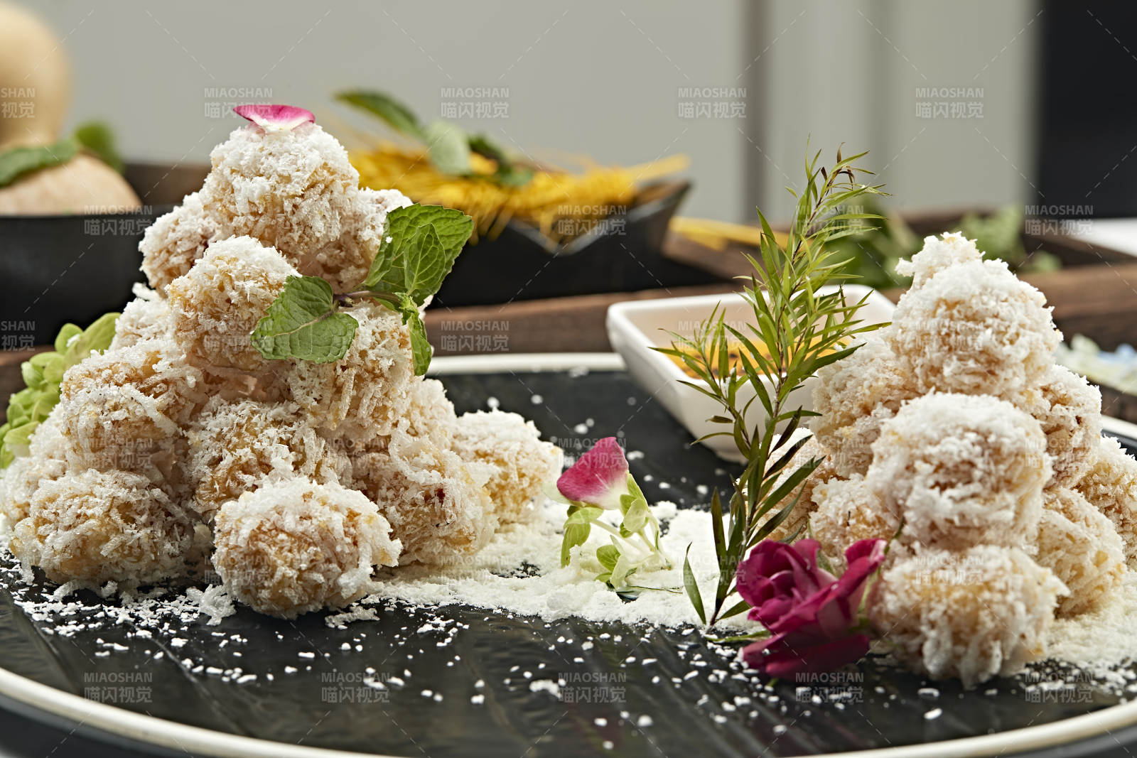 糖霜拖面焦炸鲜茄子图片