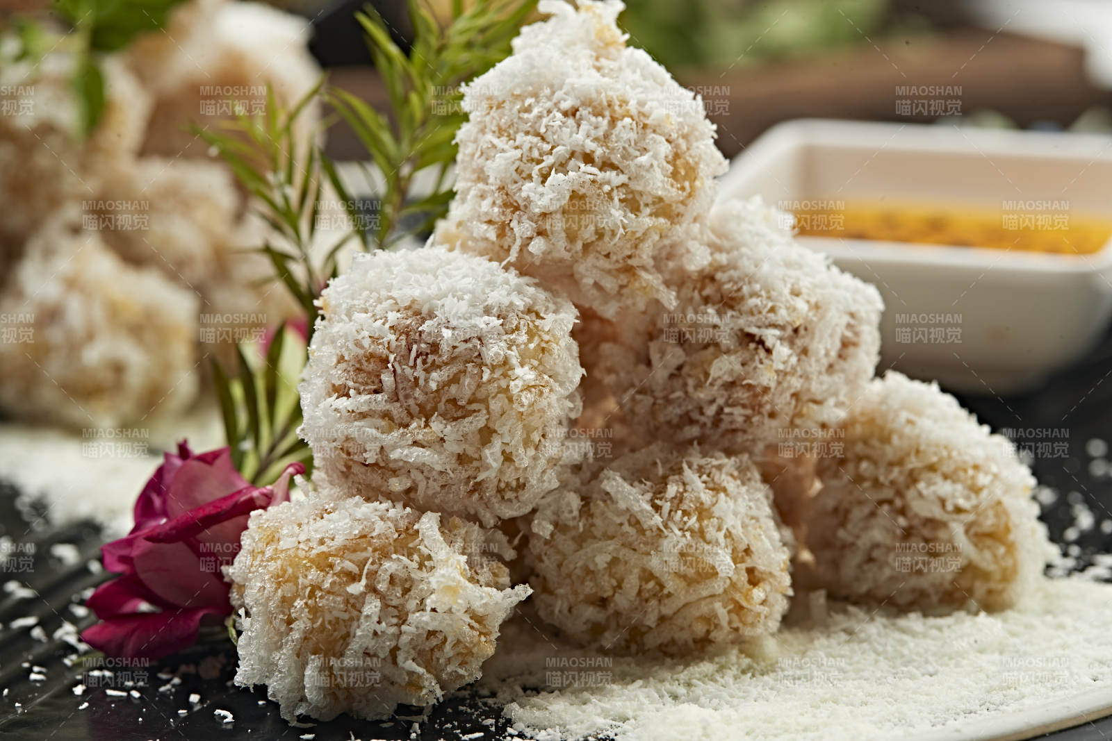 糖霜拖面焦炸鲜茄子图片