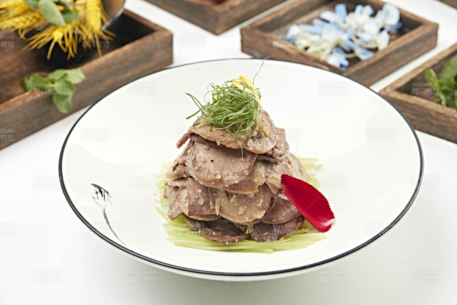 凉拌蒜香口条切片牛舌图片