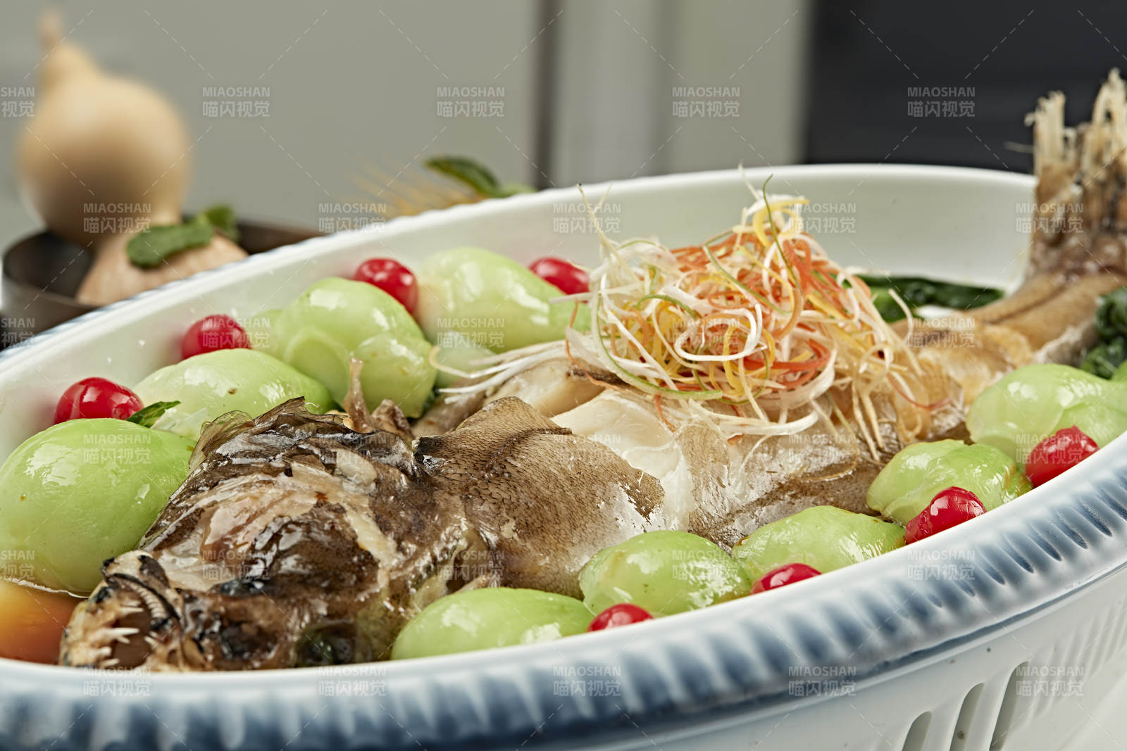 清蒸浇汁鲽鱼图片