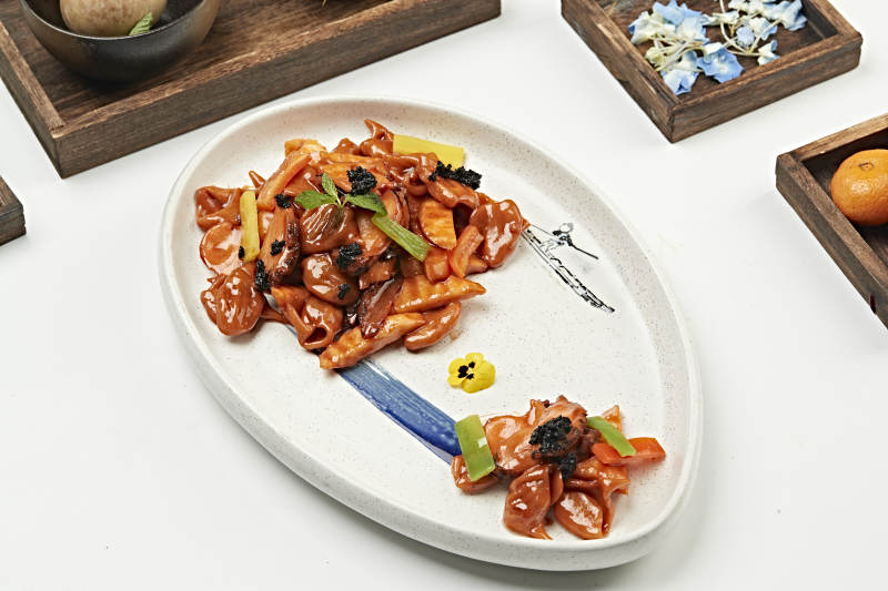 酱爆鲜鲍鱼山药莜面窝窝配黑松露图片