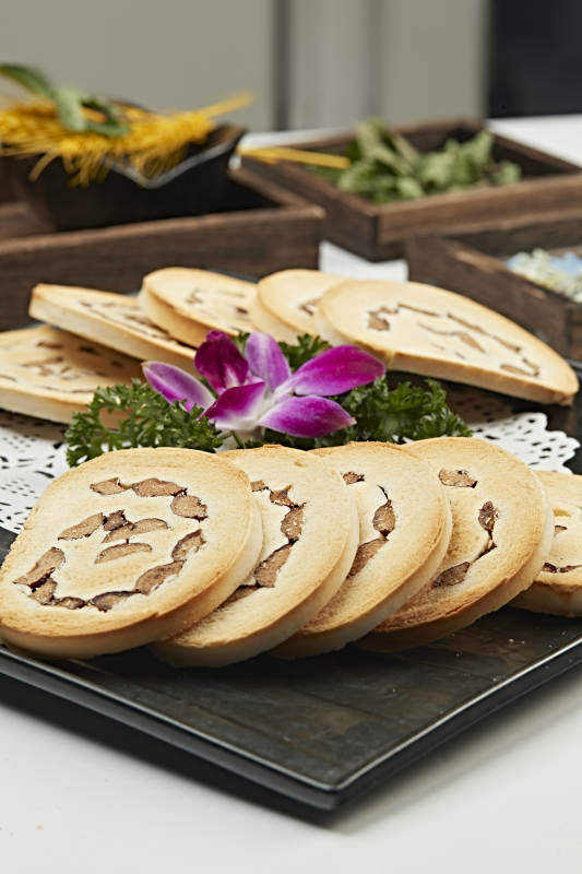 香烤干香豆馅馍片图片