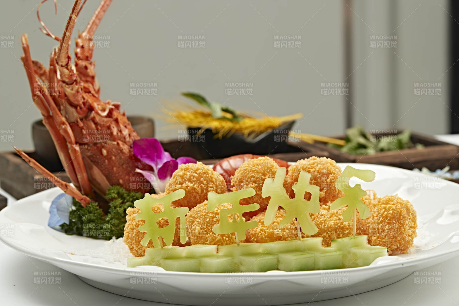 裹面油炸大龙虾球图片