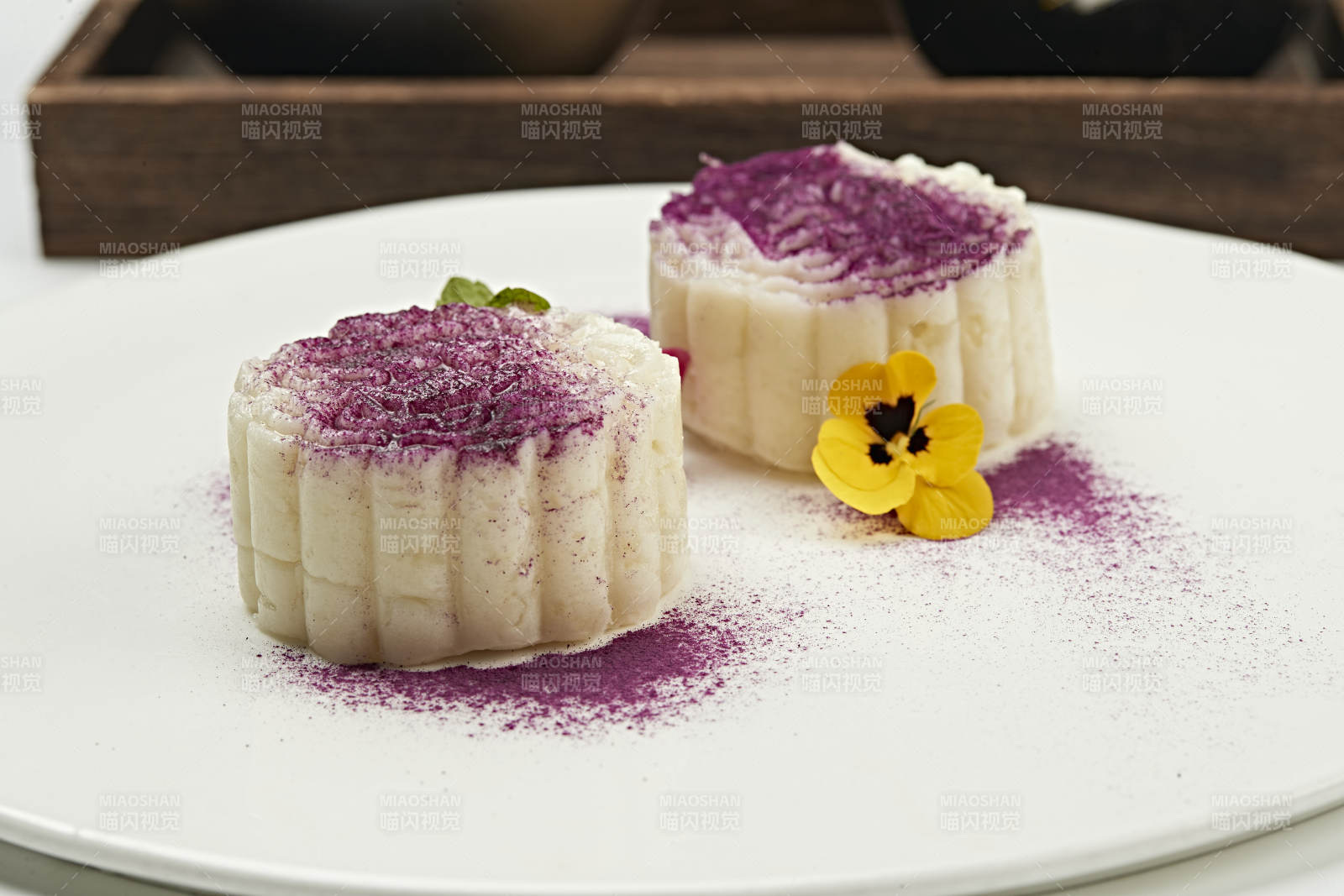 香芋撒粉山药泥月饼图片