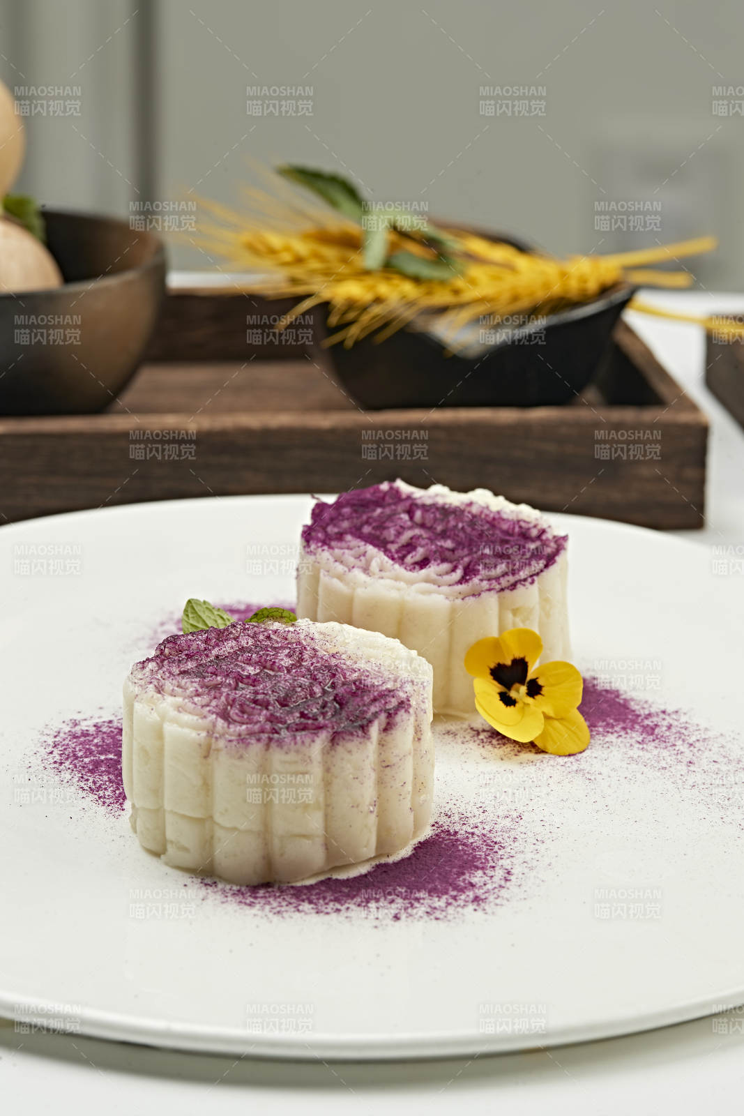 香芋撒粉山药泥月饼图片