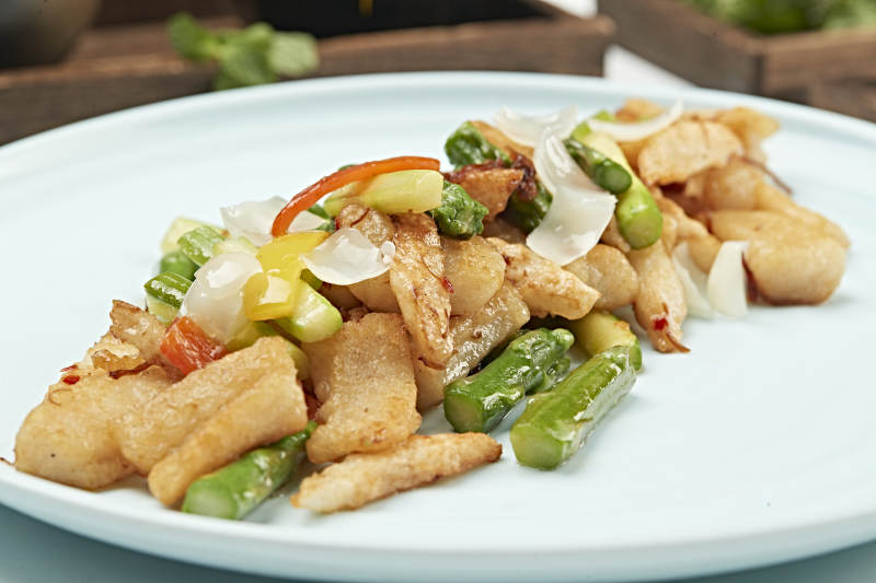 粤式小炒芦笋百合彩椒炒龙利鱼图片