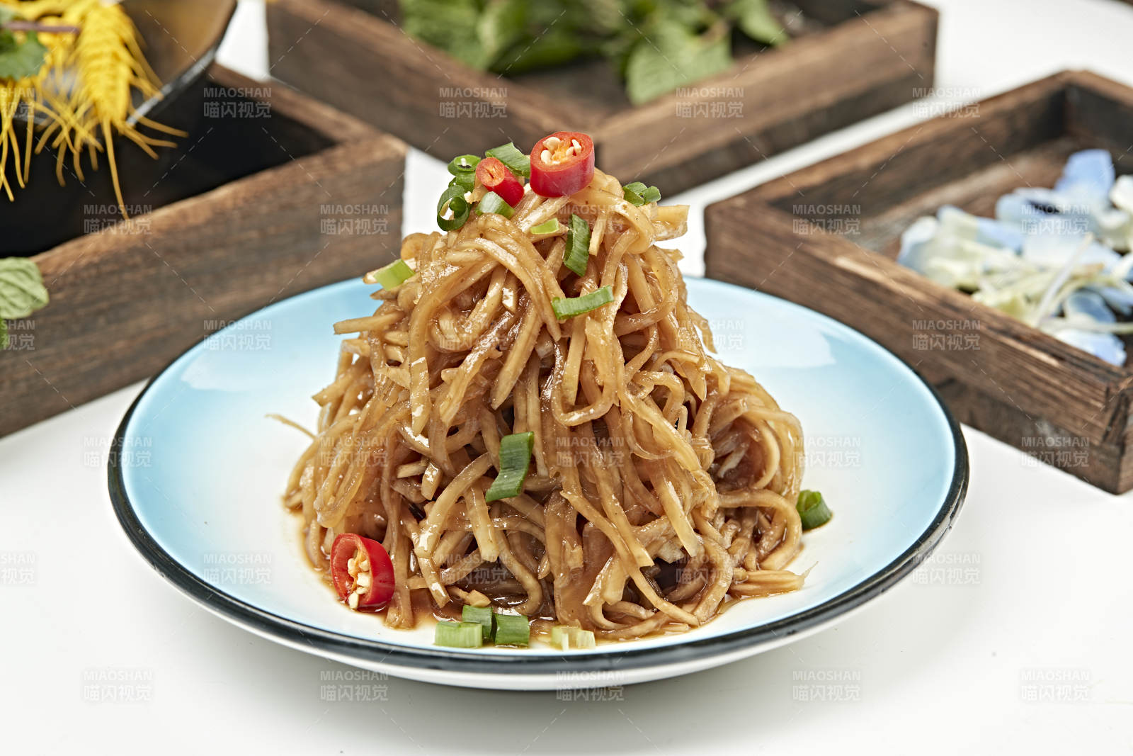 醋腌酸辣咸菜丝芥菜丝图片