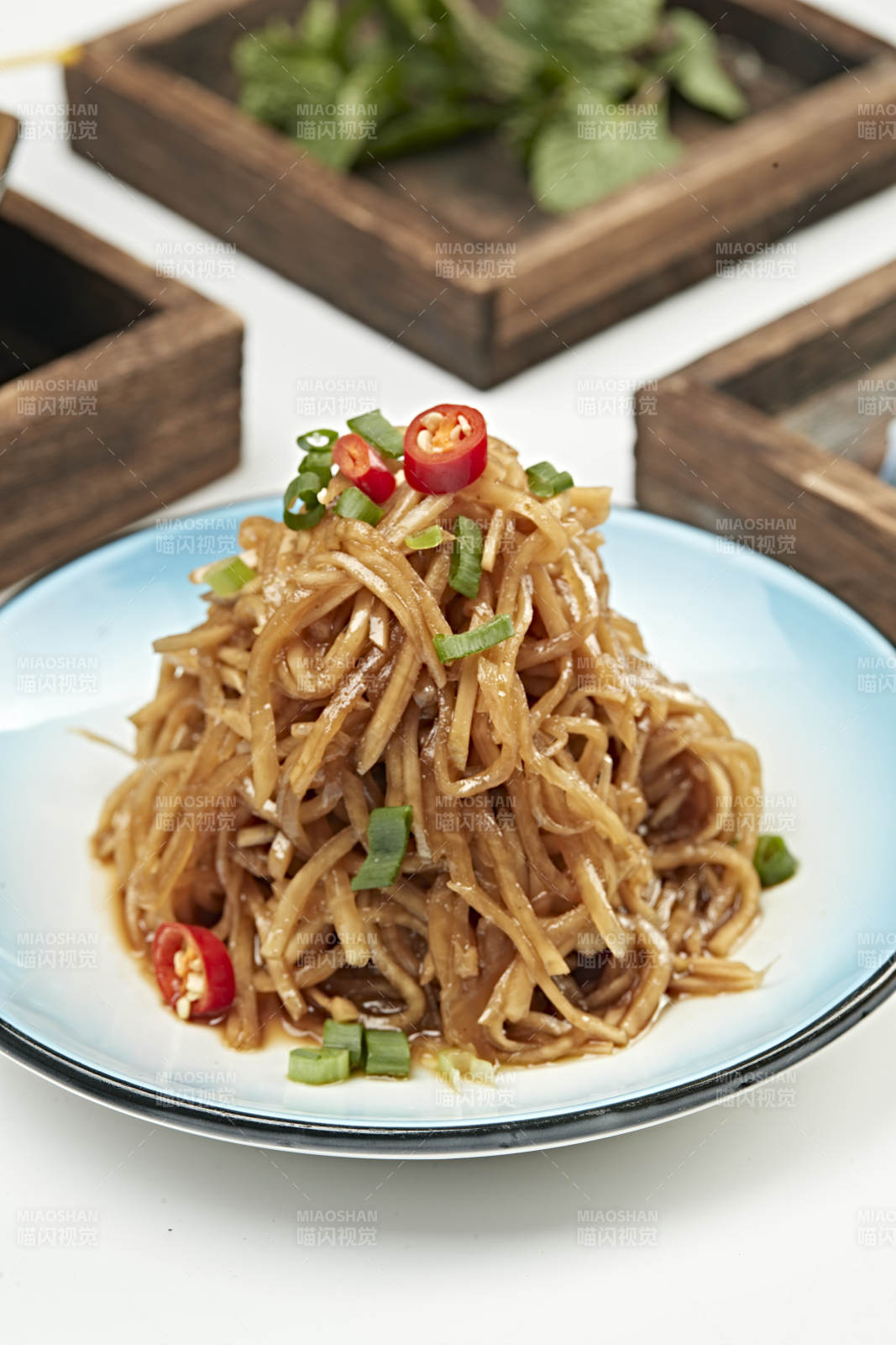 醋腌酸辣咸菜丝芥菜丝图片