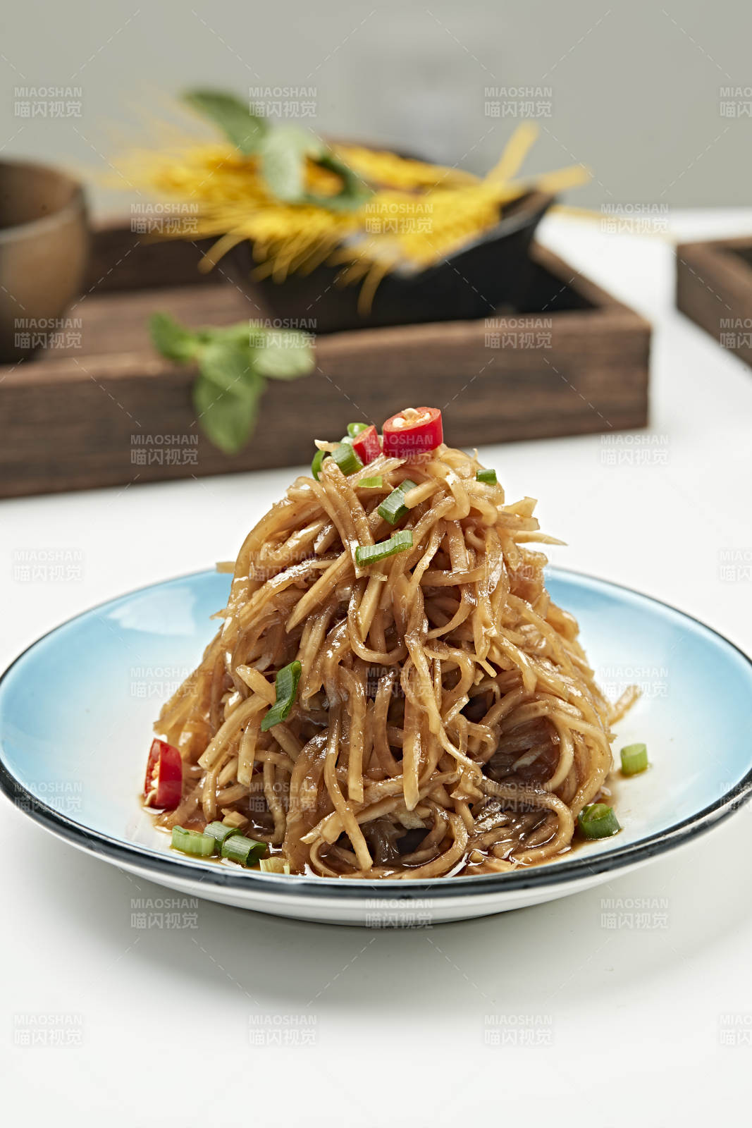 醋腌酸辣咸菜丝芥菜丝图片