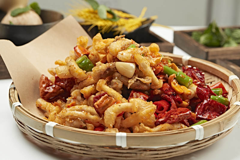 香辣酥炸鱿鱼须海鲜菇图片