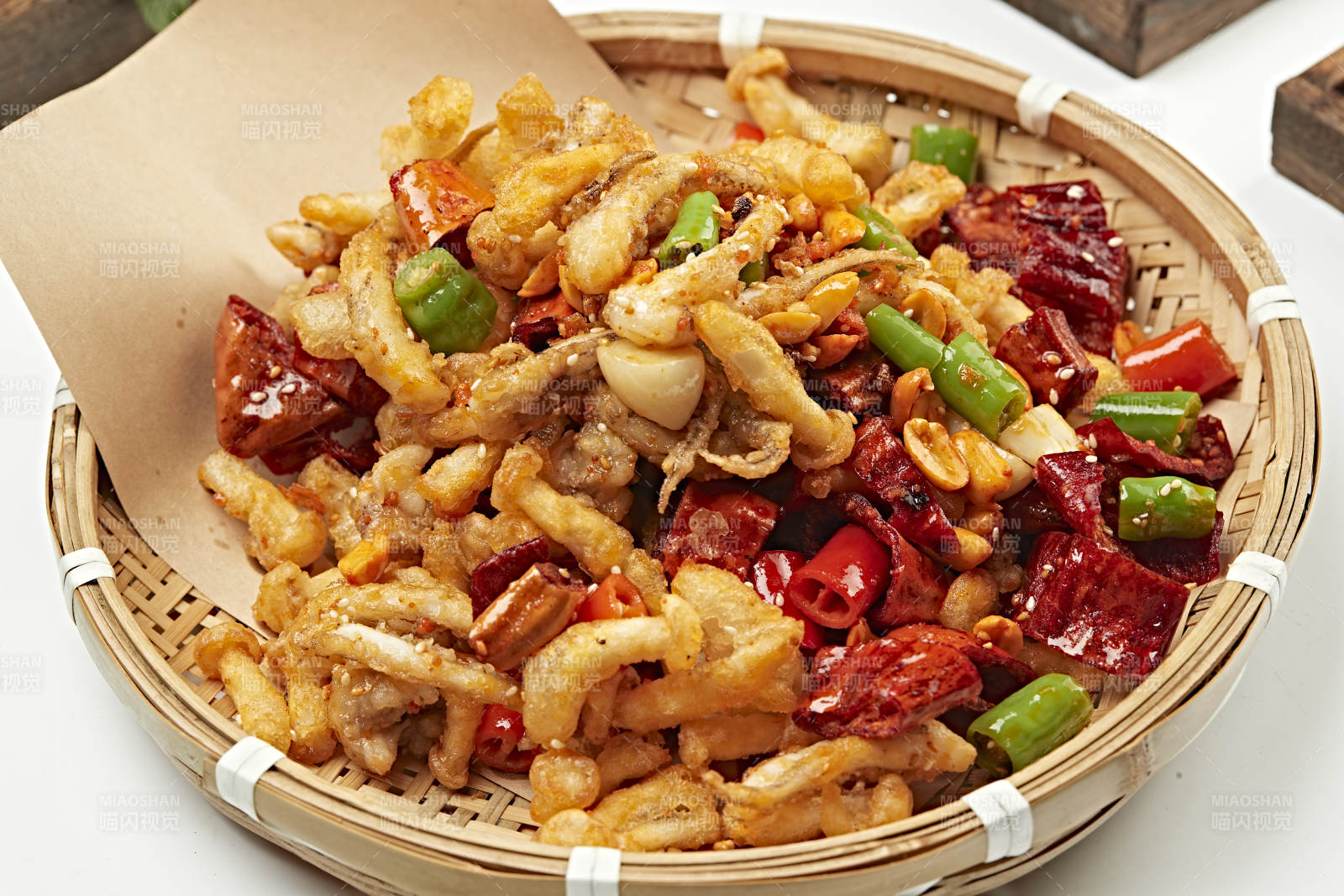 香辣酥炸鱿鱼须海鲜菇图片