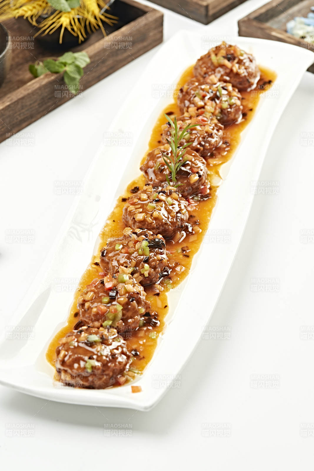 浇汁南煎丸子图片