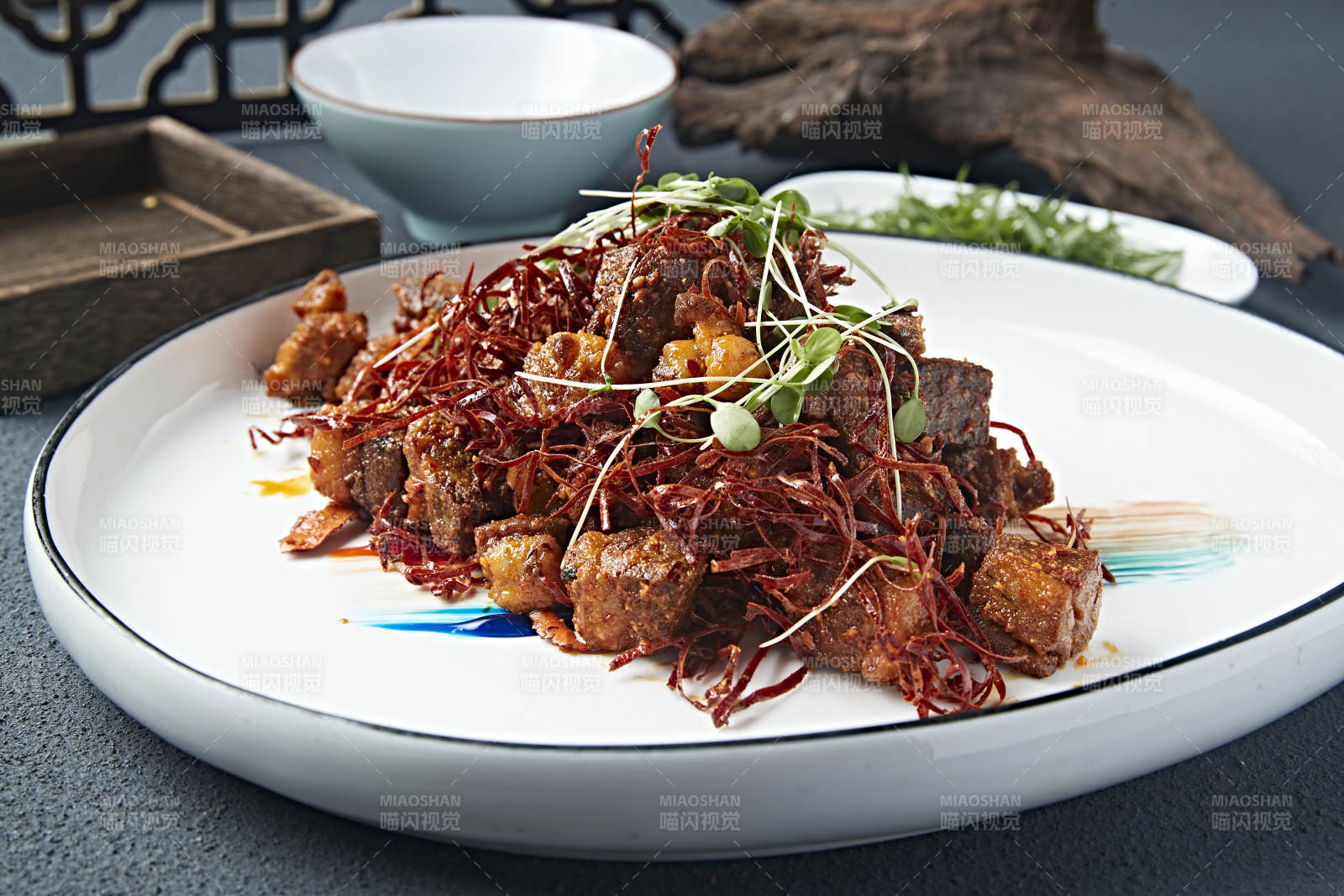 火边子辣椒自然炸羊肉图片