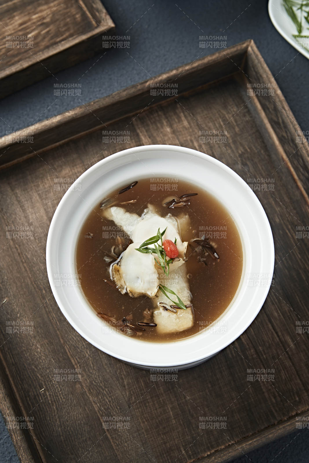 浓汤滋补竹荪炖鲍鱼图片