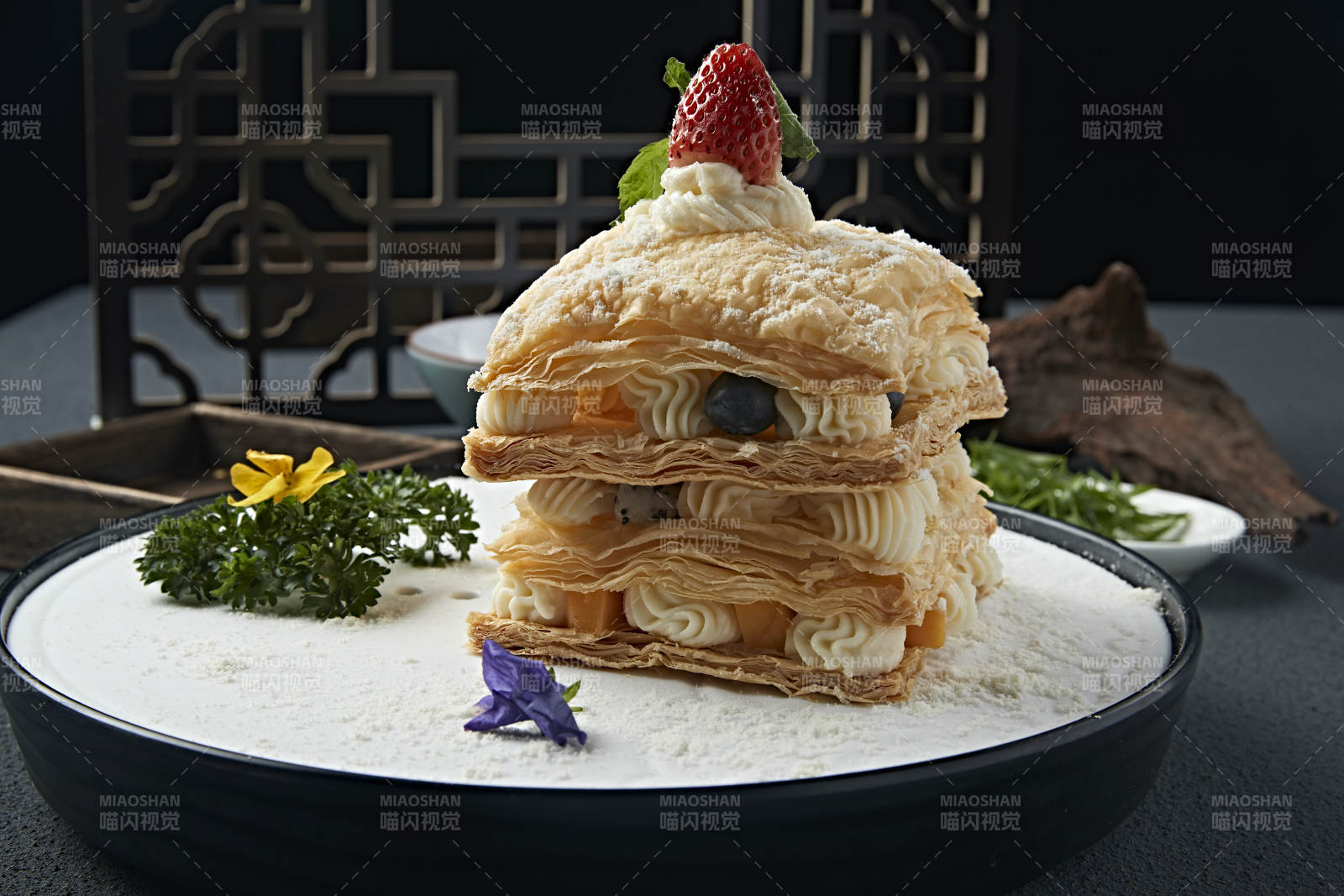 自制糖霜千层奶油酥皮拿破仑蛋糕图片