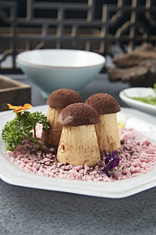 巧克力撒粉的丝滑奶香布丁图片