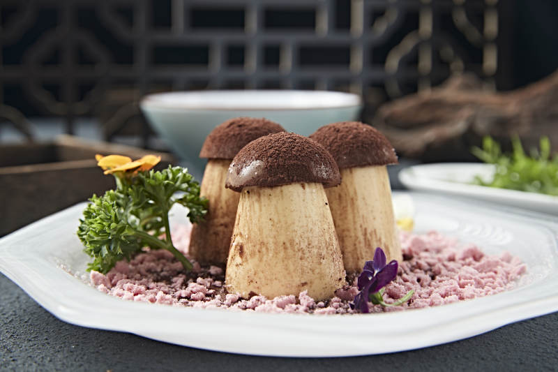 巧克力撒粉的丝滑奶香布丁图片