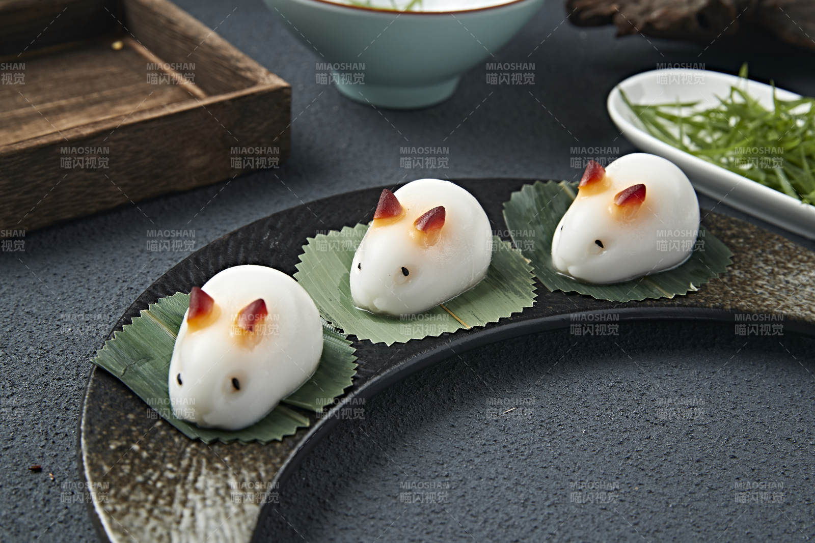 玉兔造型的椰奶布丁图片