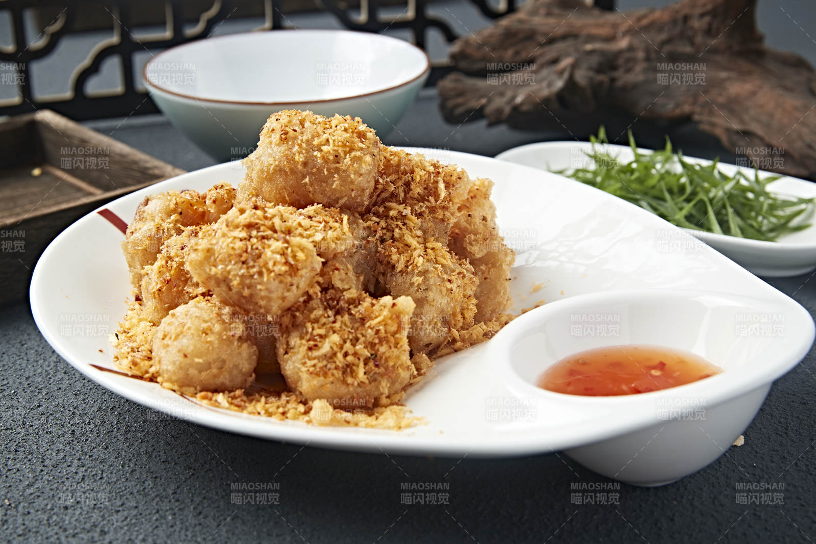 避风塘面包糠炸鲜墨鱼丸图片