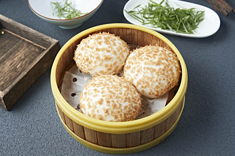 港式茶餐奶黄流沙包图片