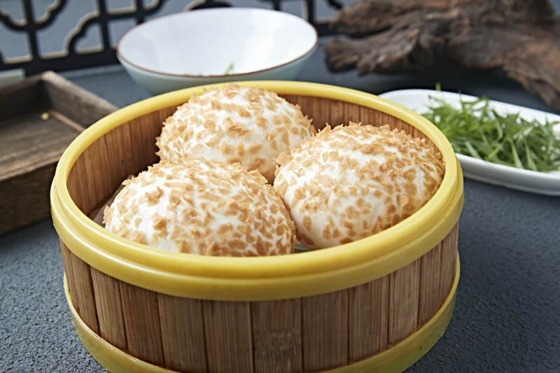 港式茶餐奶黄流沙包图片