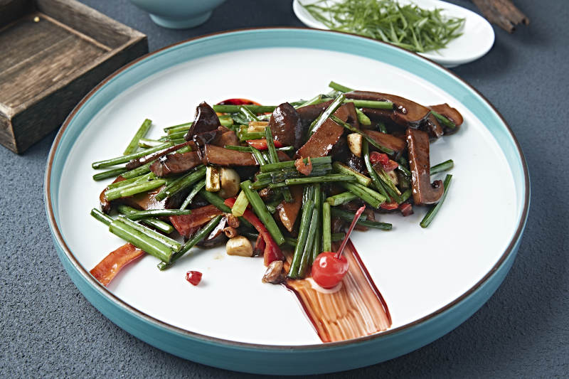 蒜香爆炒牛肝菌图片