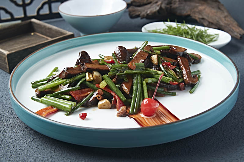 蒜香爆炒牛肝菌图片