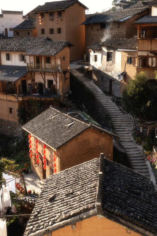 古村石阶晨烟袅图片