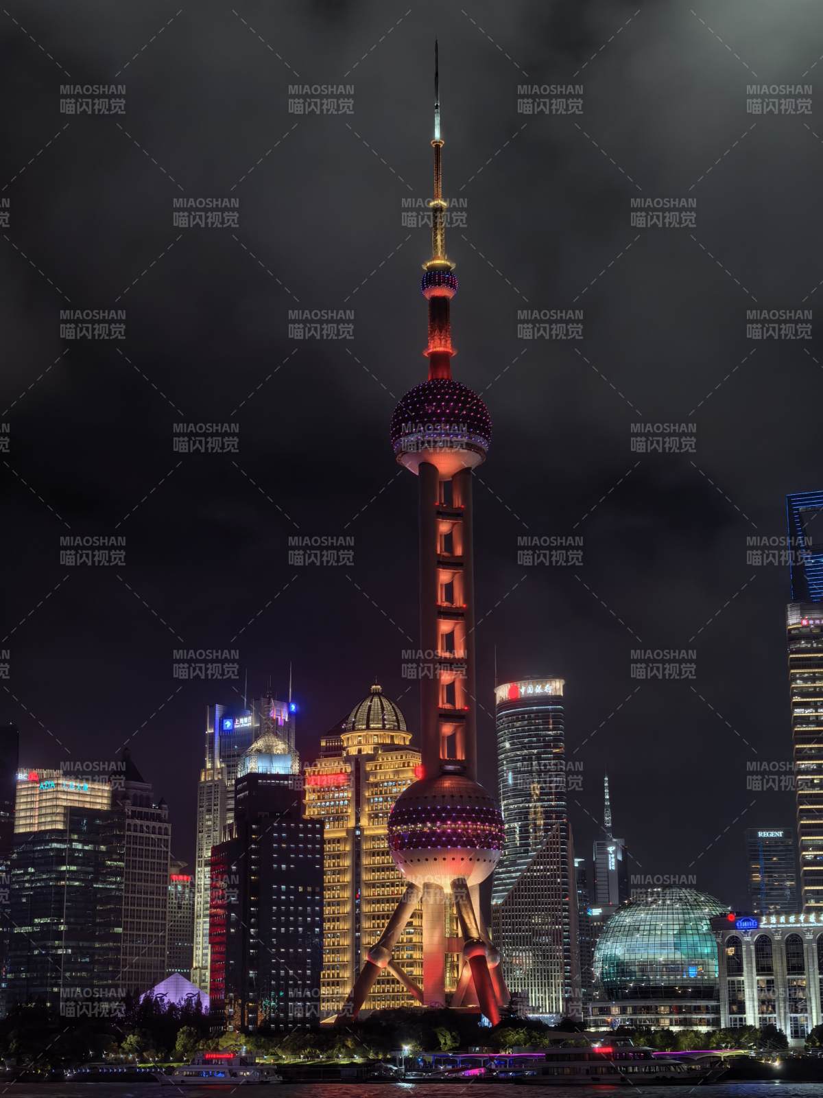 东方明珠夜景璀璨图片
