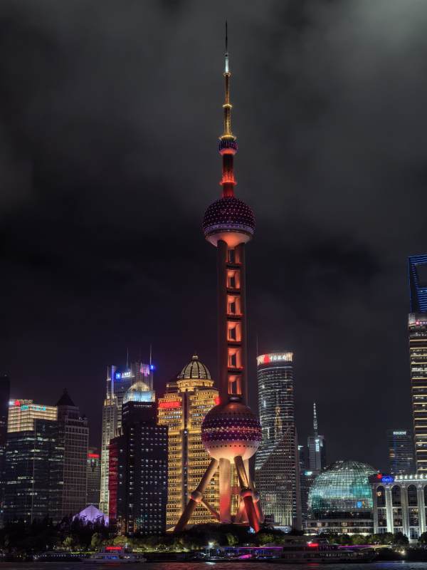 东方明珠夜景璀璨图片