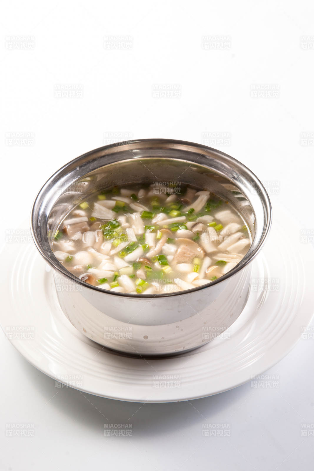 小火锅装的香辣红油锅底图片