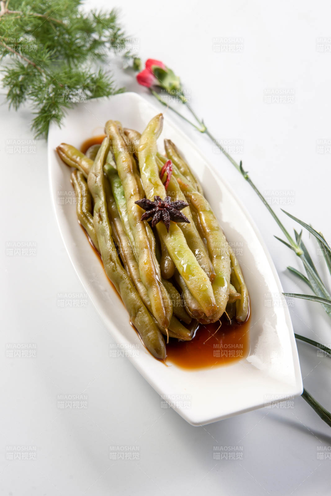 捞汁雪菜万年青图片