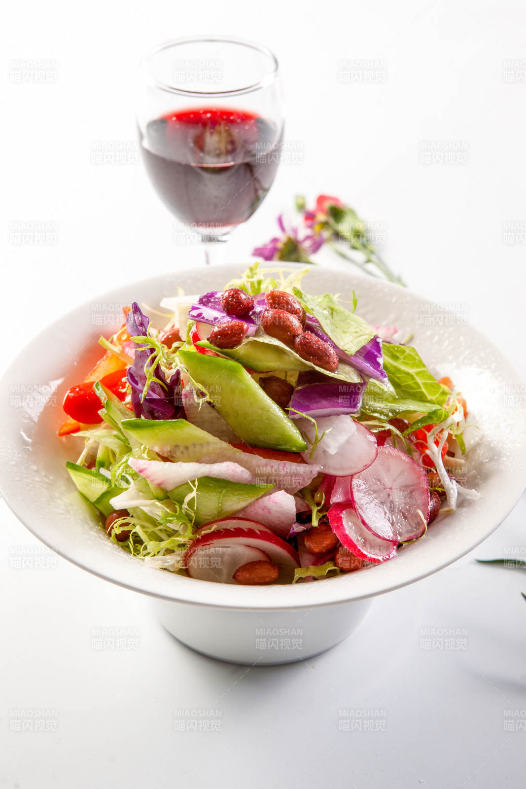 凉菜乳瓜萝卜片图片