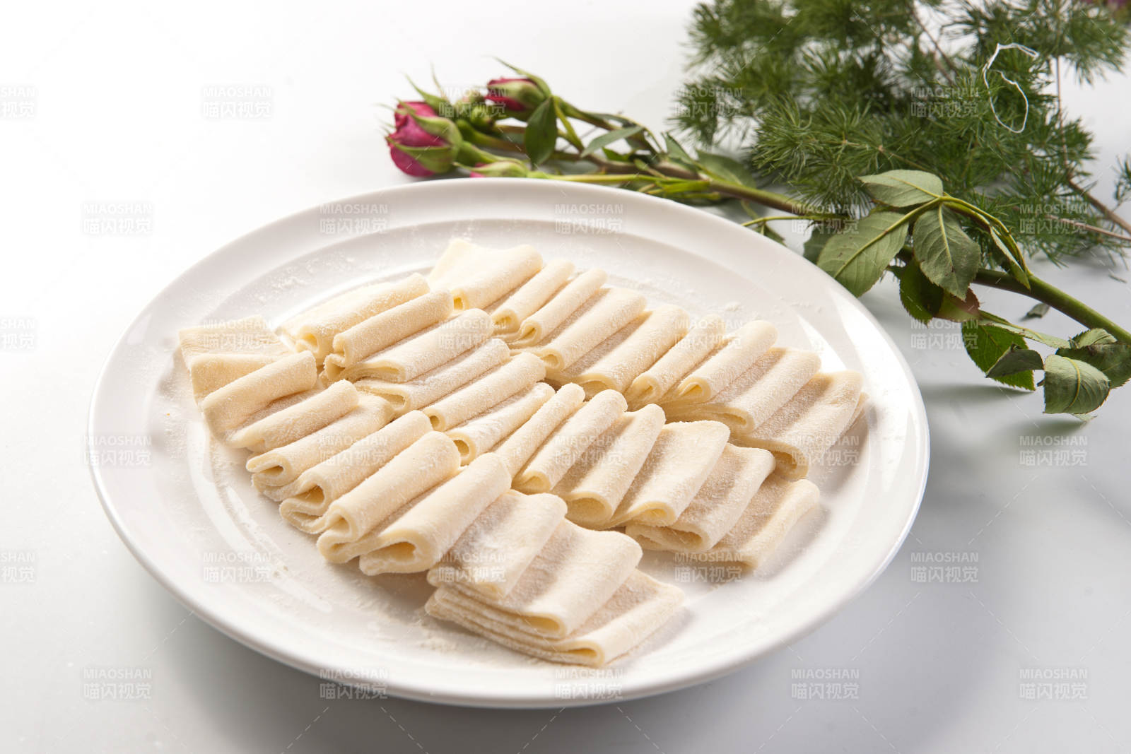 白面烧饼锅盔图片