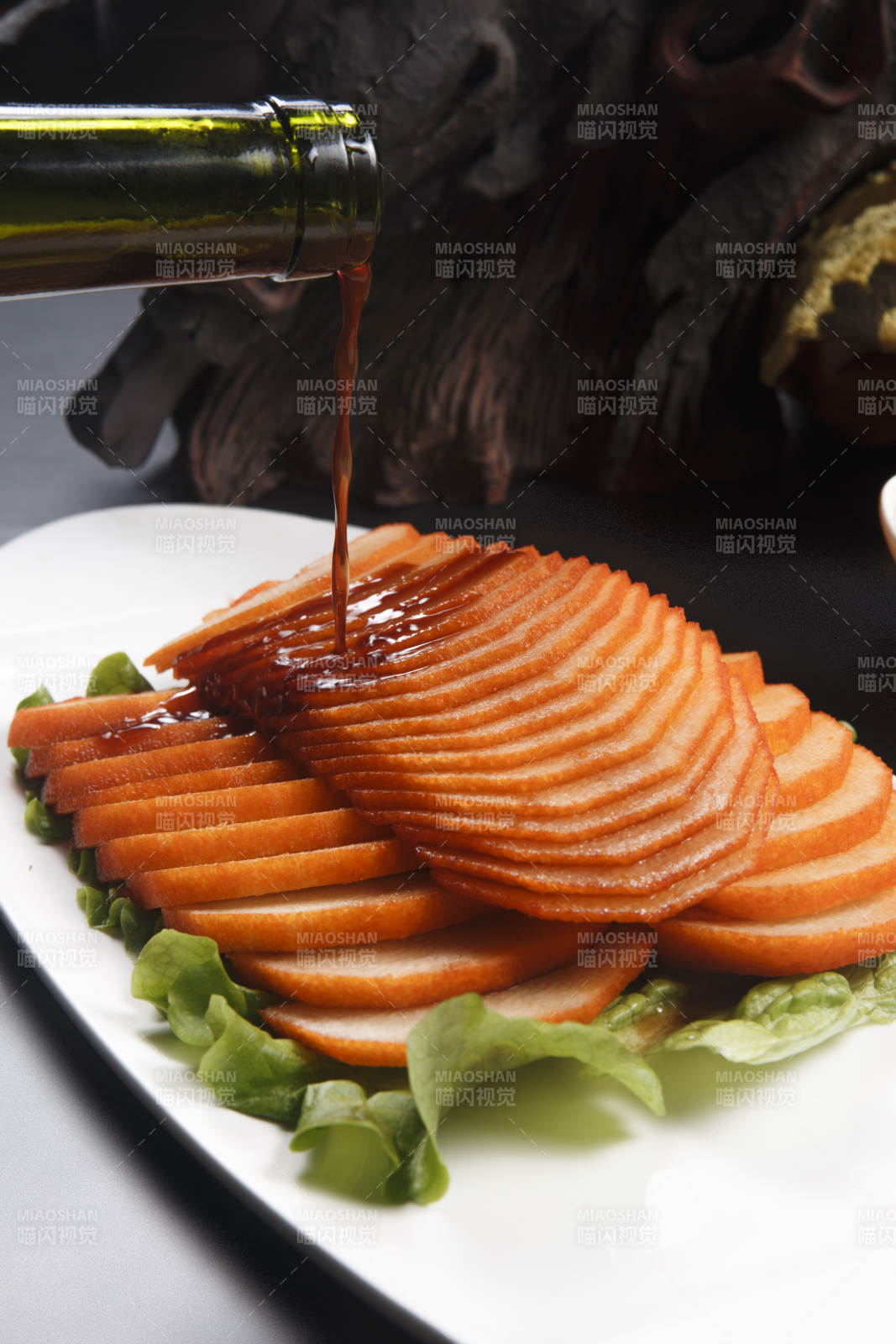 腌渍红酒雪梨图片