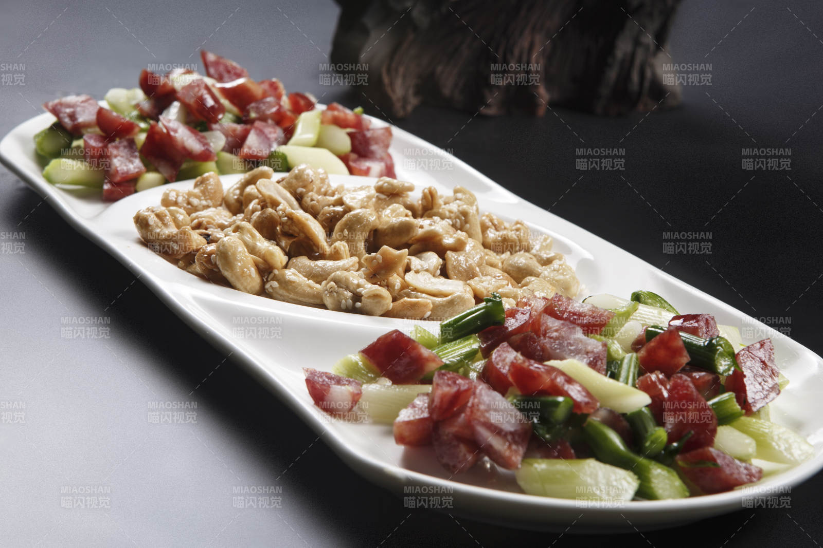 家乡炒粒粒香肠腰果芦笋图片