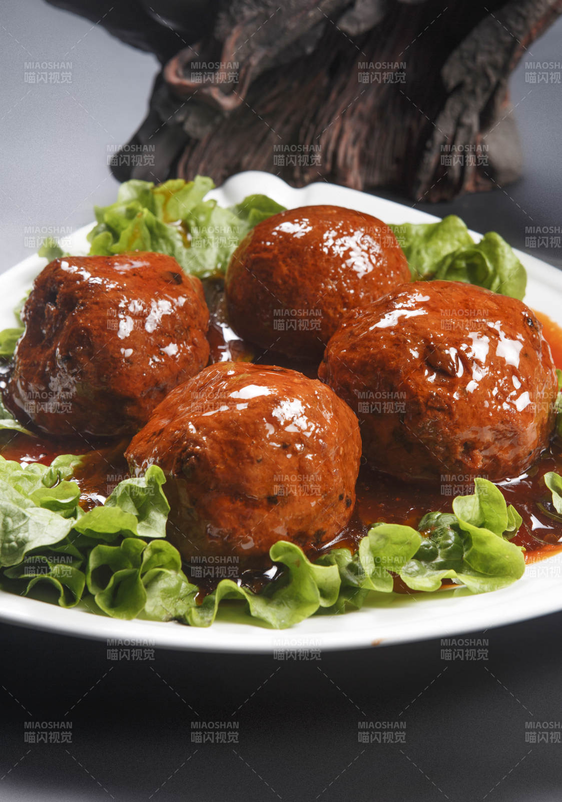 红烧四喜丸子铁狮子头图片