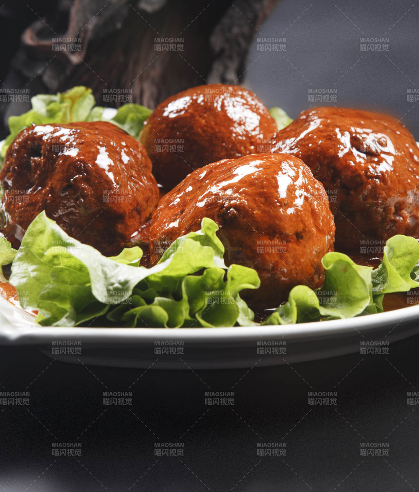 红烧四喜丸子铁狮子头图片