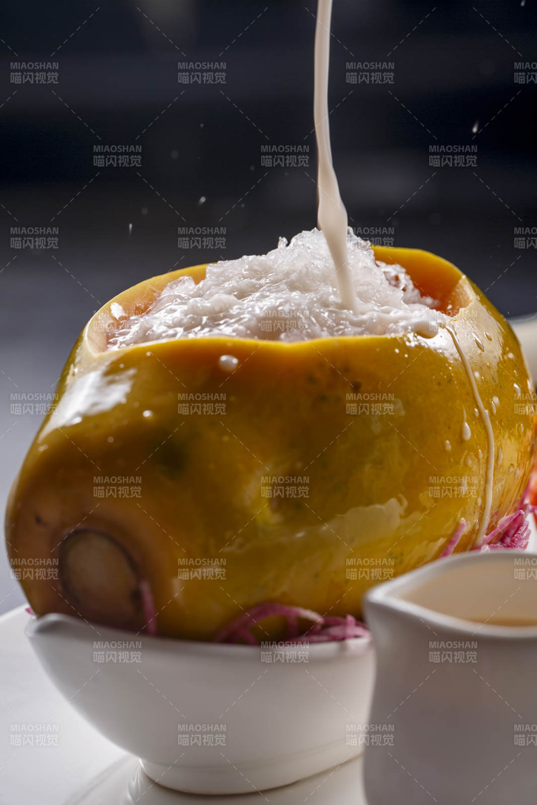 蒜薹辣炒猪头肉图片