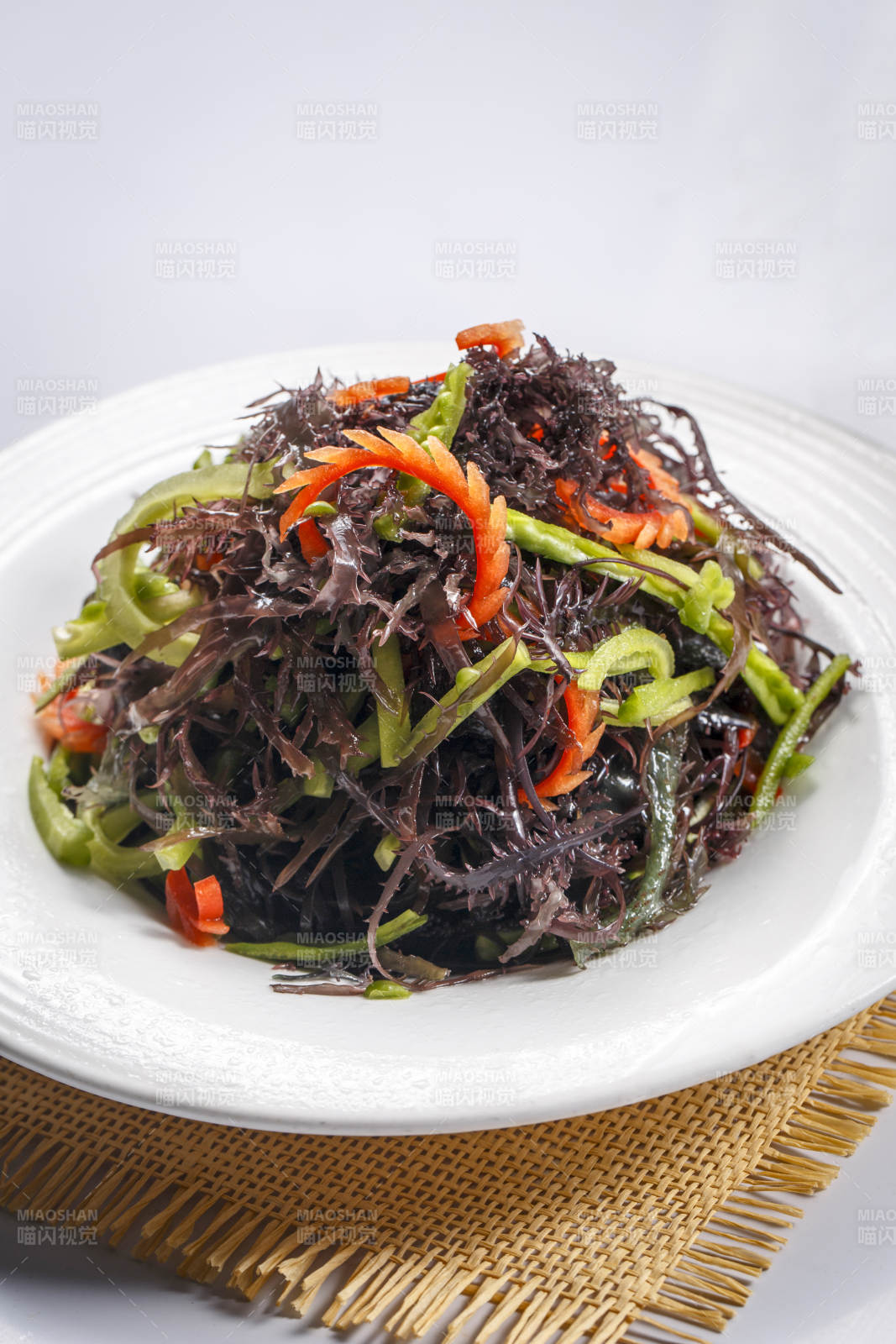 彩椒苦瓜拌海菜图片