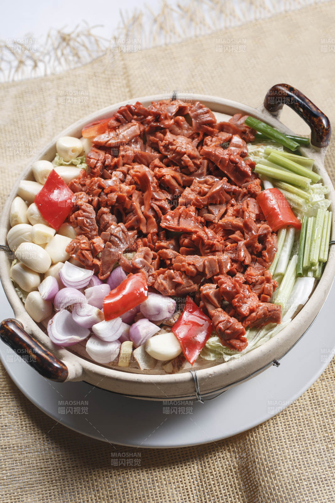 砂锅蒜子生啫鸡胗花图片